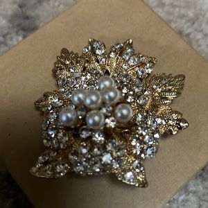 Gold and Pearl Brooch